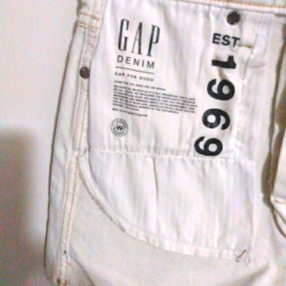 Gap White Cheeky Shorts 8/29 - Picture 6 of 8